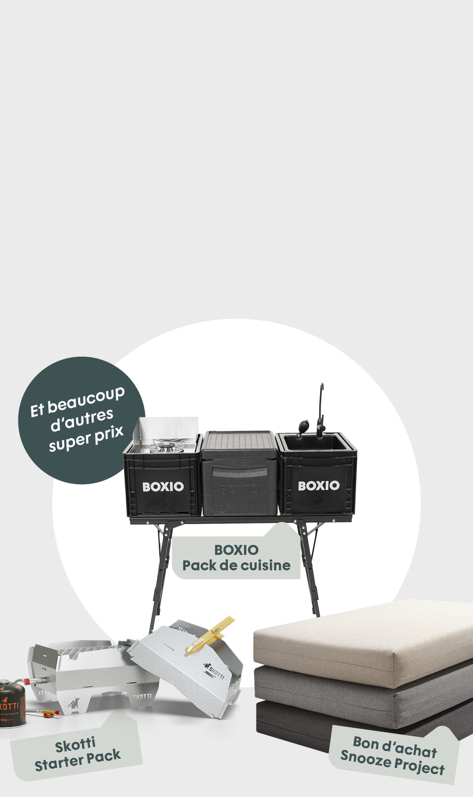 Küchenstation BOXIO mit zwei Behältern, Skotti Starter Pack und Snooze Project Gutscheinen im Bild.