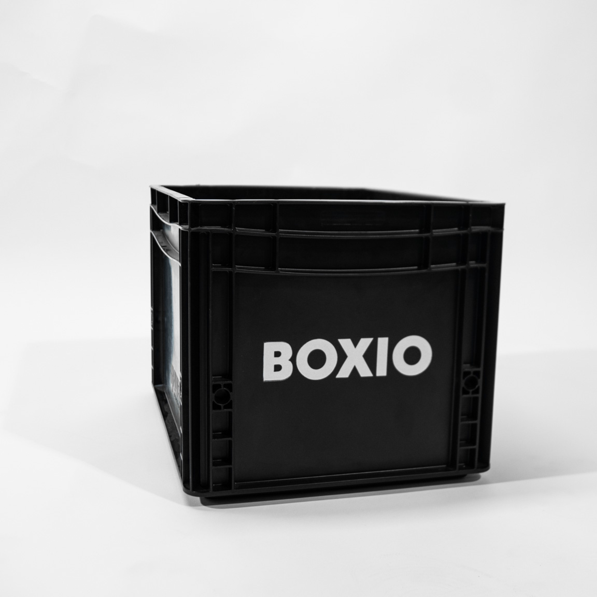 Eurobox "BOXIO" mit Bohrlöchern für BOXIO - TOILET & WASH